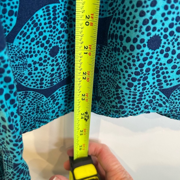 Escapada Teal and Navy Geometric Top Size Medium - Picture 6 of 10